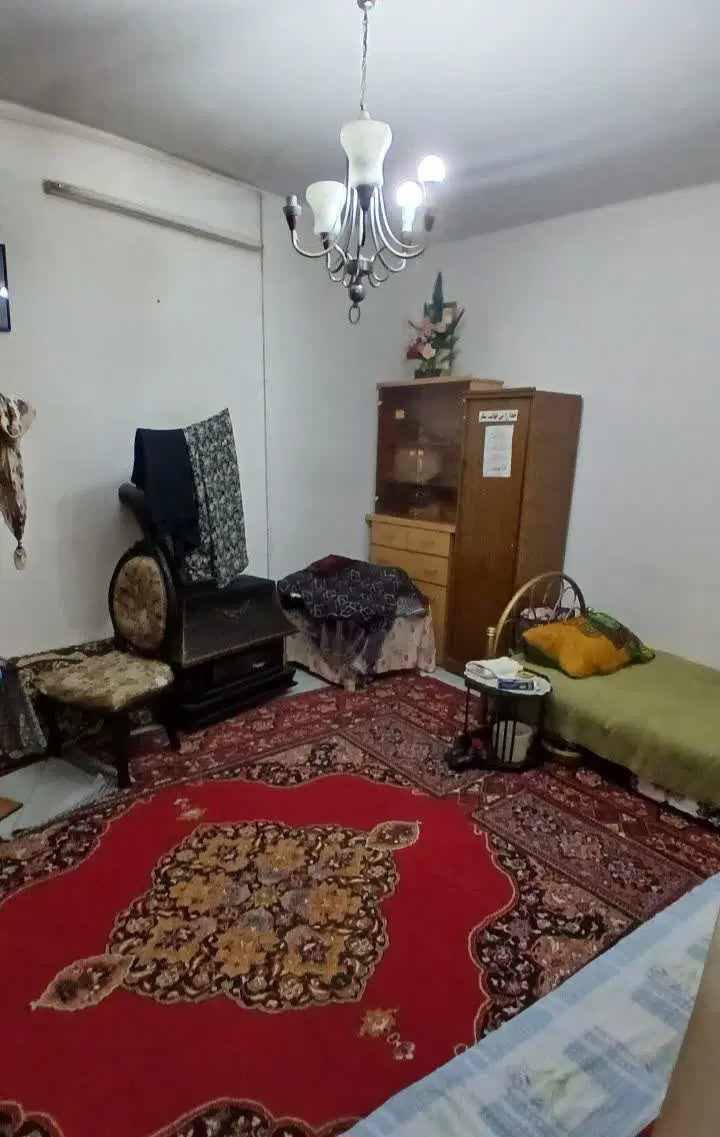 خانه ویلایی در خیابان ۱۵خرداد ،نزدیک به حاشیه