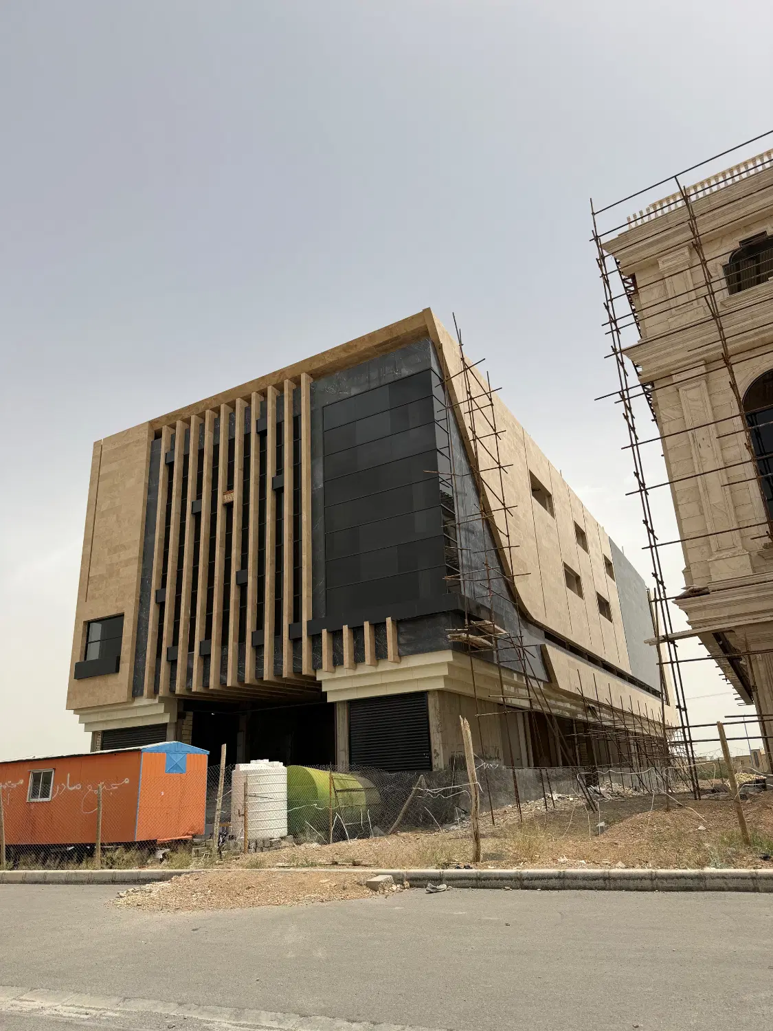 مغازه تجاری فولادشهر