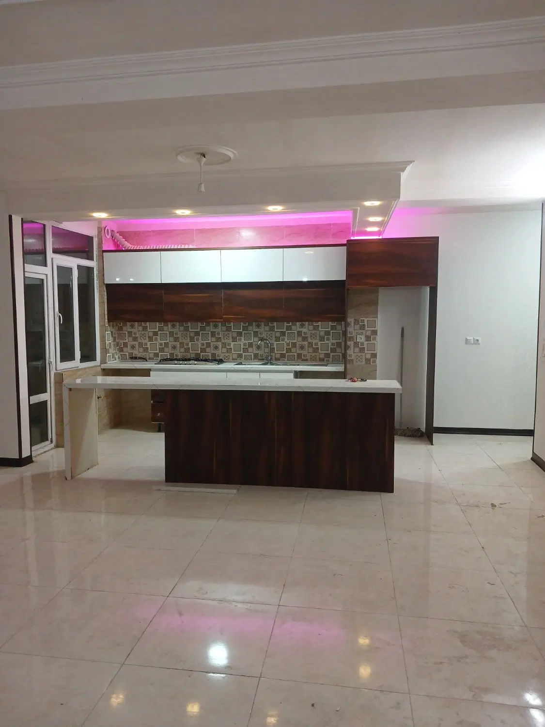۱۲۰ متری فول امکانات