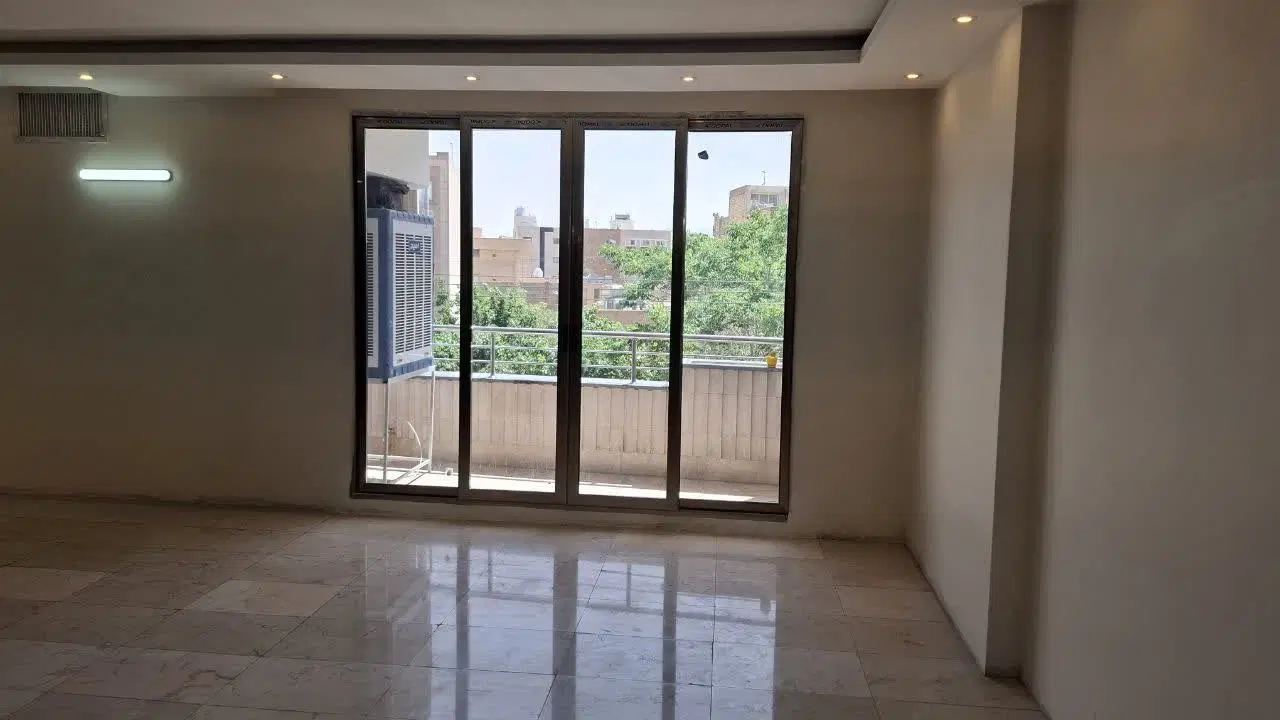 ۱۸۵ متر سه خواب بر خیابان فلاطوری