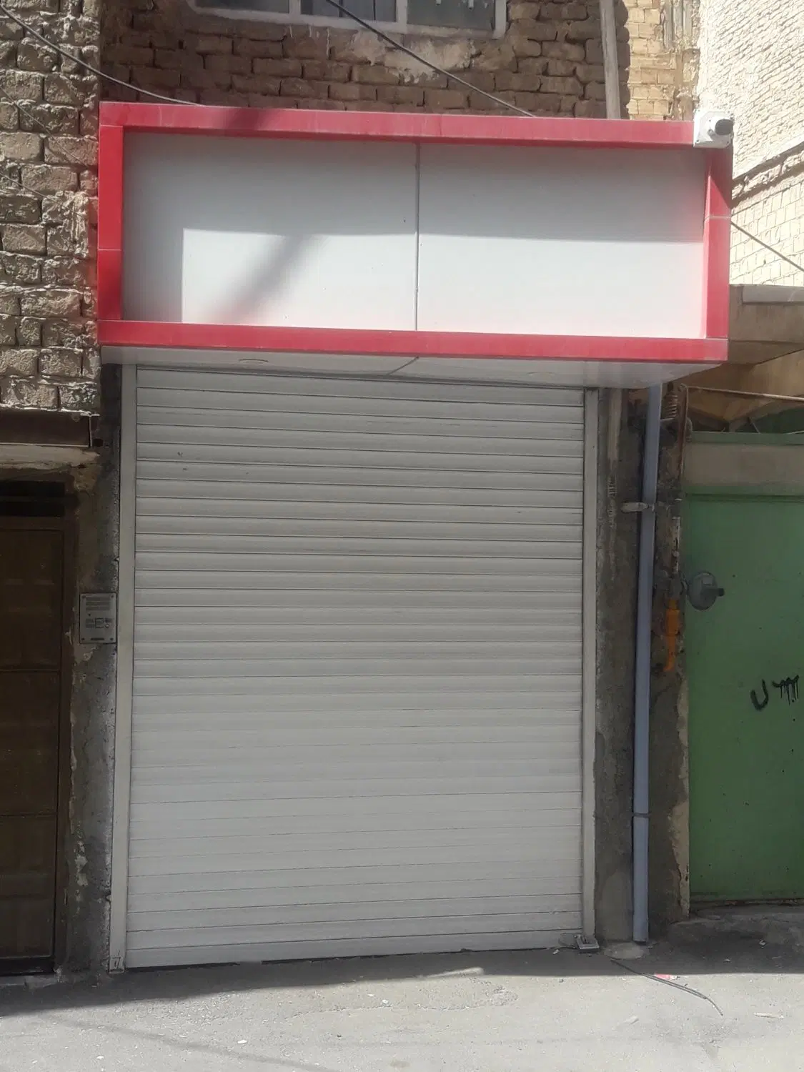 فروش مغازه در شهرک طلاییه  خ معلم کوچه صادقیه