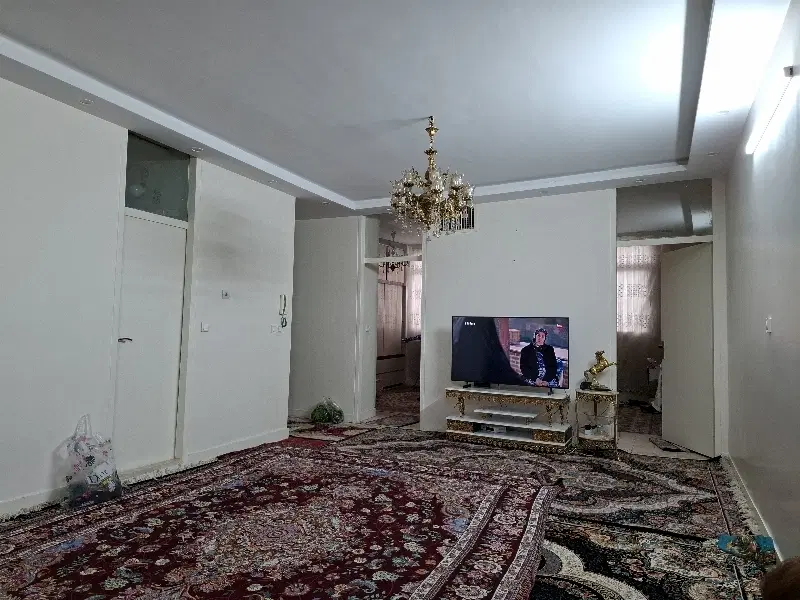 یک واحد مسکونی 90 متری