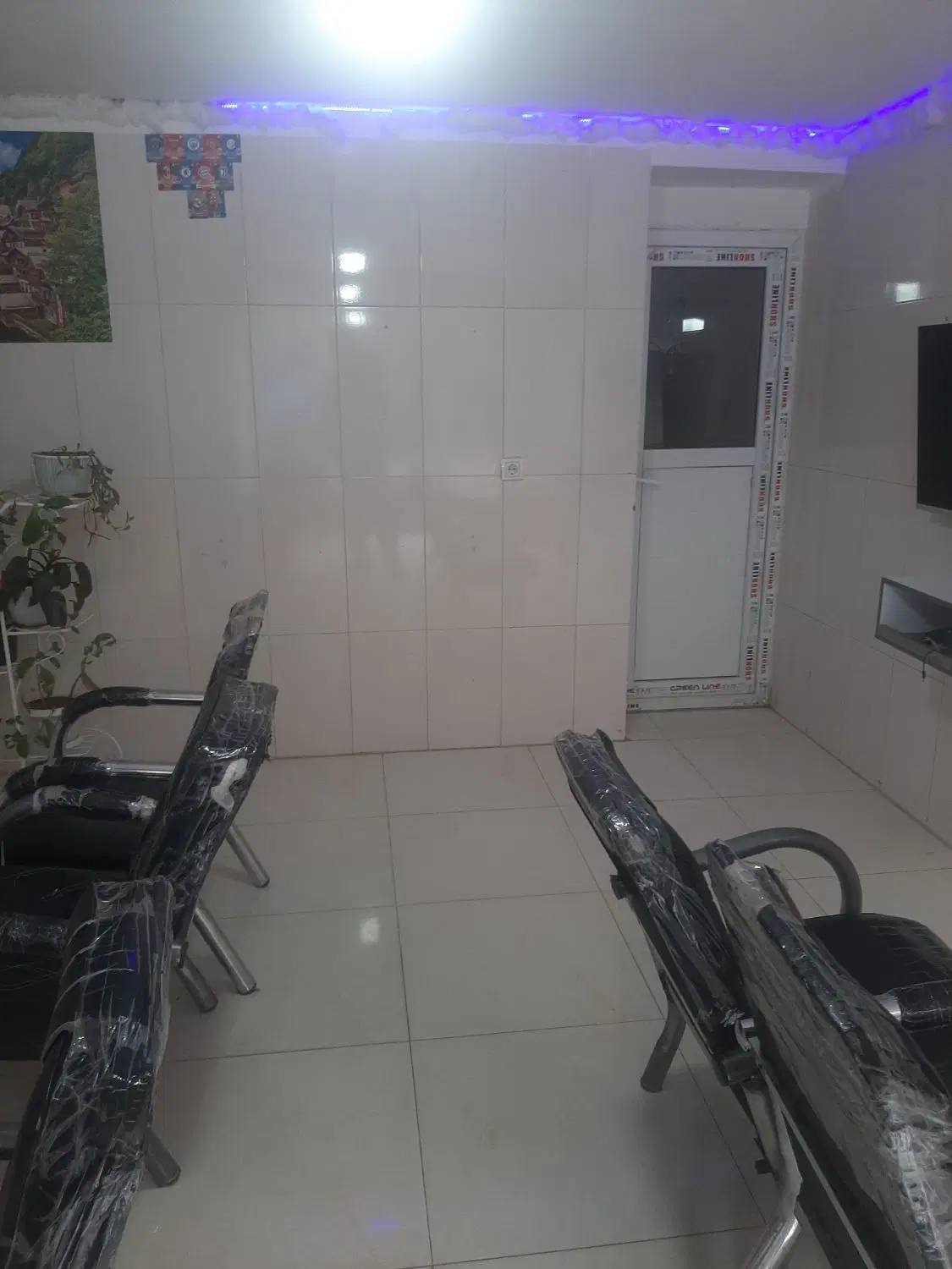 مغازه در کوهنورد
