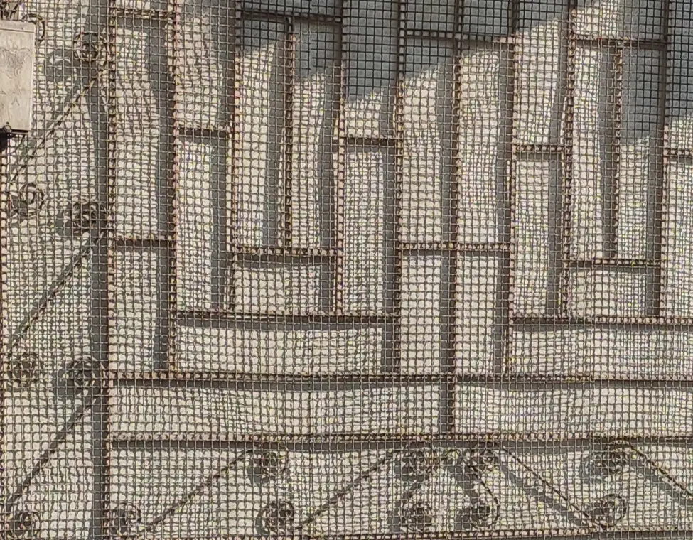 مغازه با سقف ۴ متر و ۹۰ متر