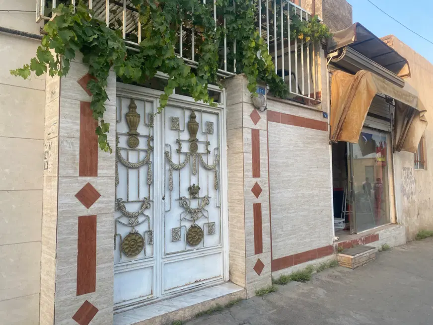خانه ویلایی حیاط داربه همراه مغازه