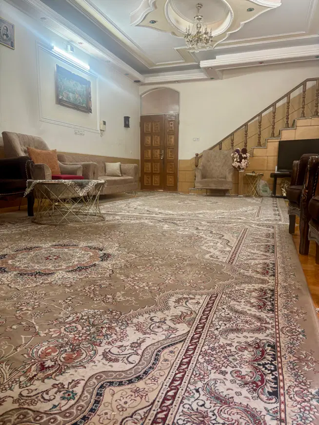 رهن طبقه دوم منزل سفیرجنوبی سه خواب(بدون پارکینگ)