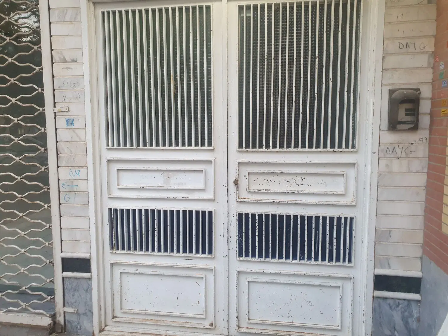 ۲ طبقه حیاط دربستی جنوبی