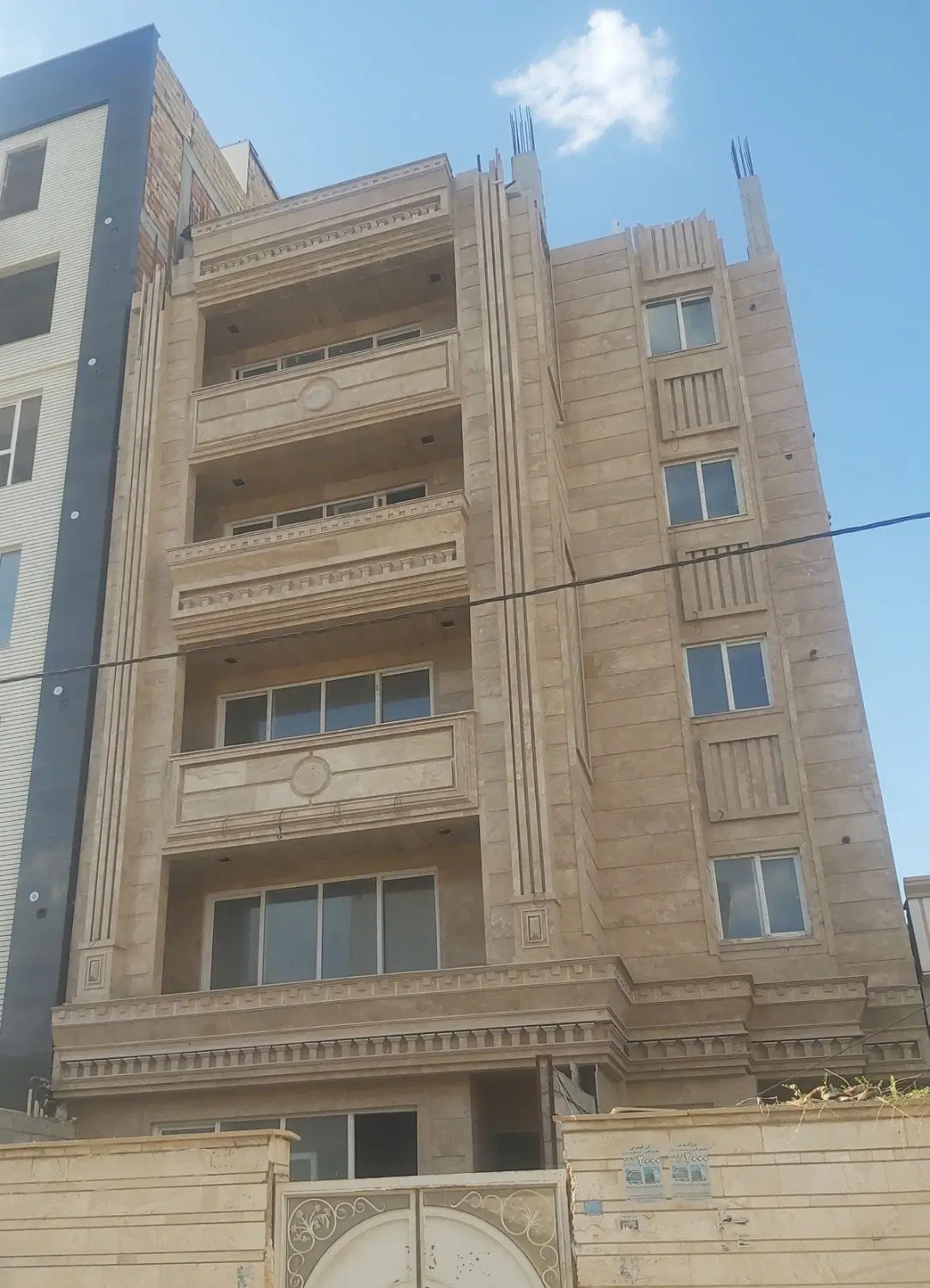 اپارتمان میثم براعتی