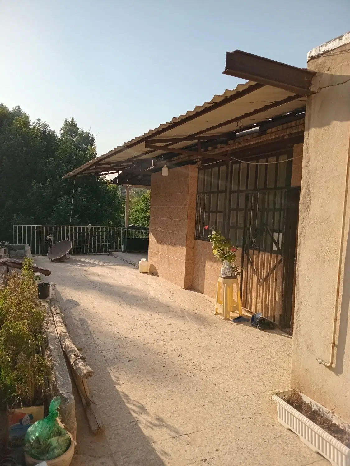 خانه مسکونی ۷۰۰ متر ، سند تک برگ