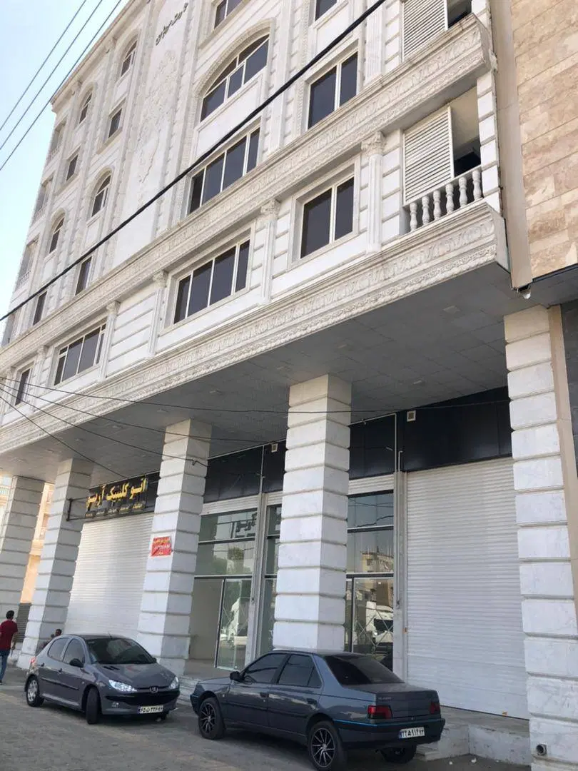 یک دهنه مغازه در یقطین با متراژ ۱۰۰بفروش می‌رسد