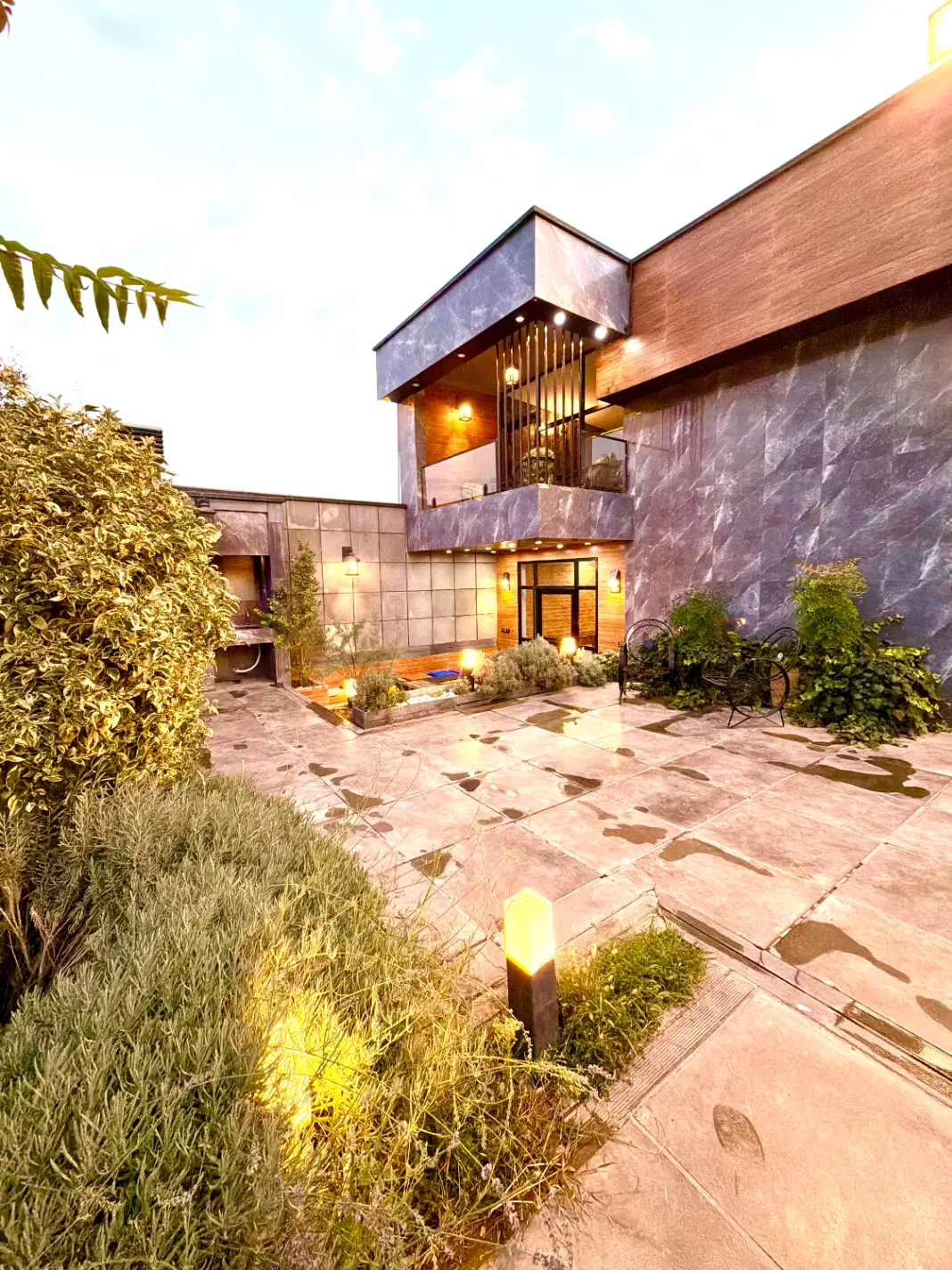 عمارت والا استخر چهار فصل