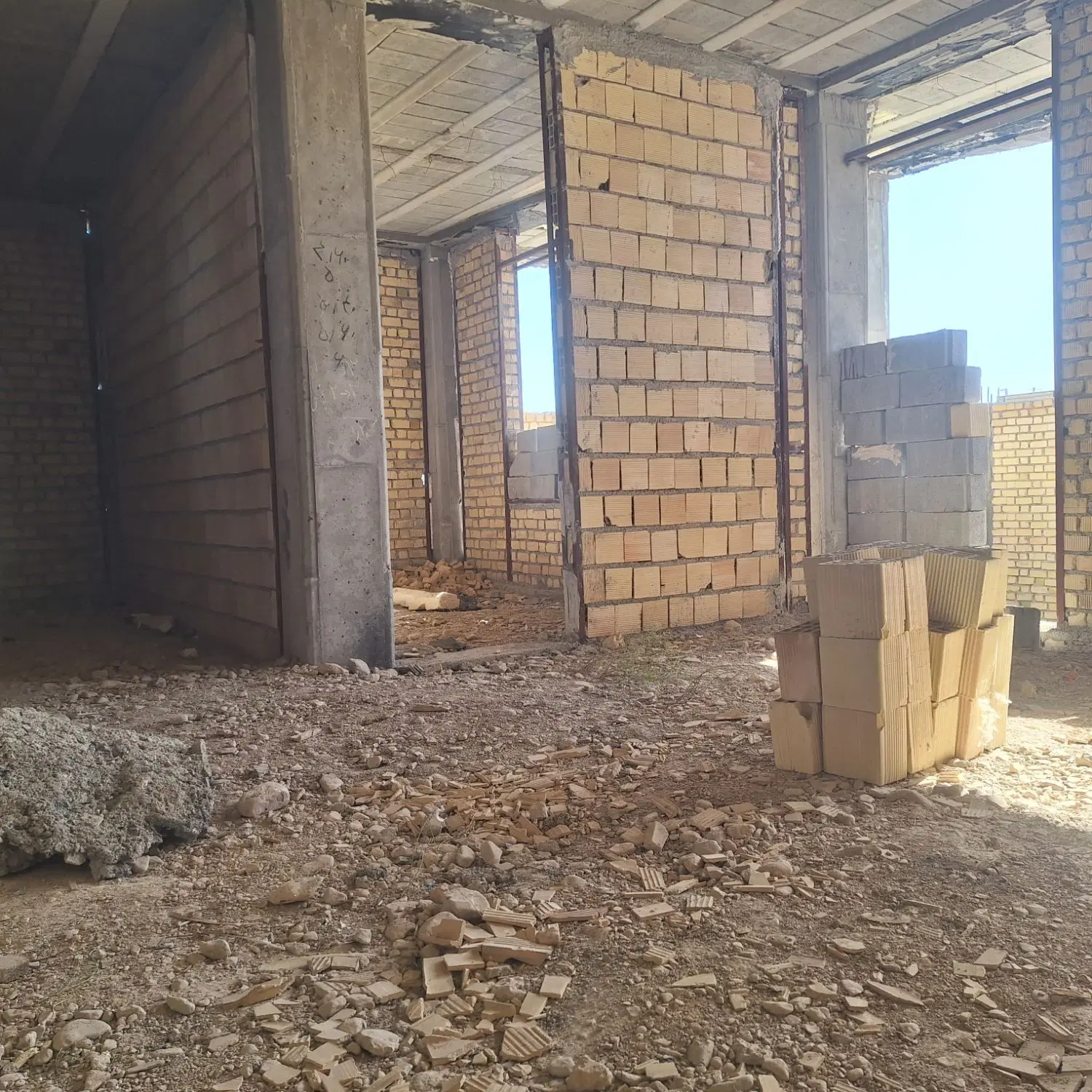 ویلایی سه خواب، دو بر  ،لب خیابان ۲۰ متری