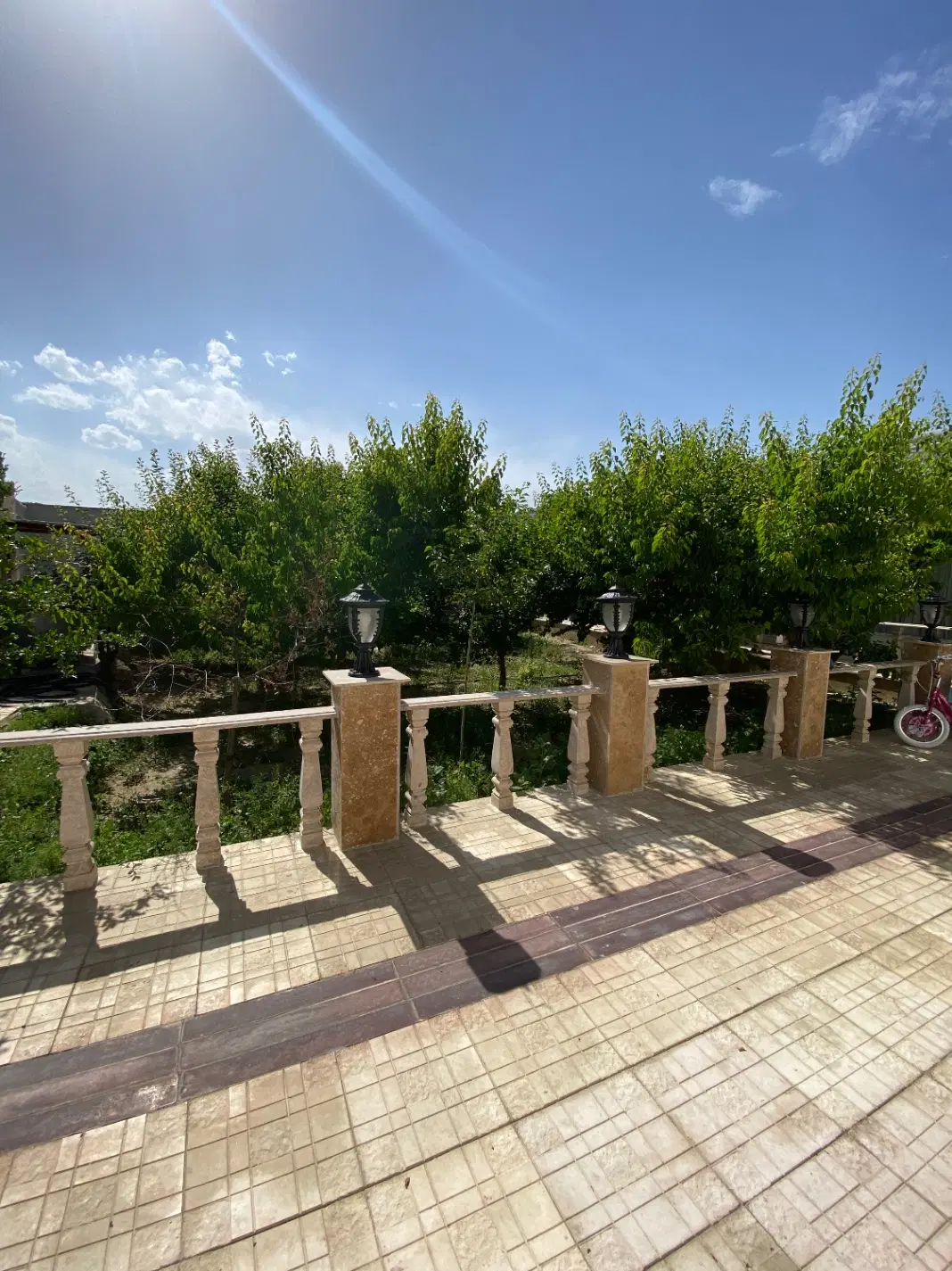 ۵۰۰ متری با ویلای ۱۳۰ متری، استخر چهارفصل