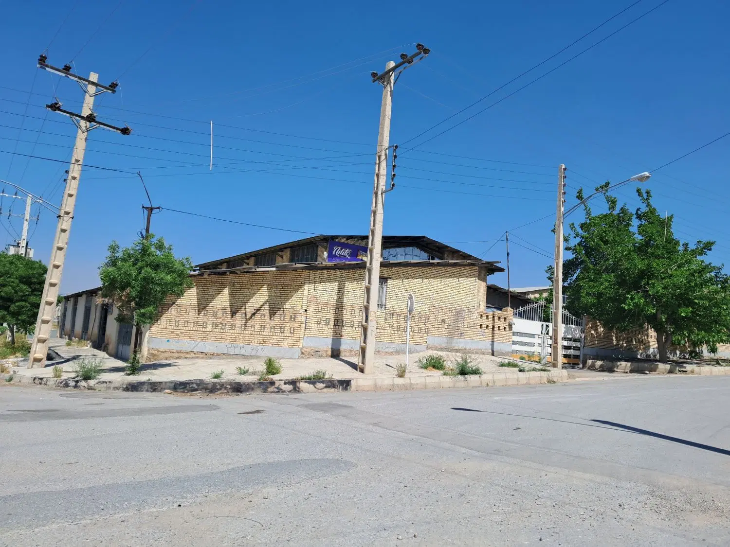 اجاره سالن ۱۲۰ متری
