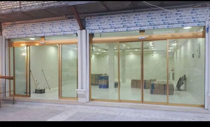 مغازه نوساز ۲۷ متری لب خیابان پیر مرادی برازجان