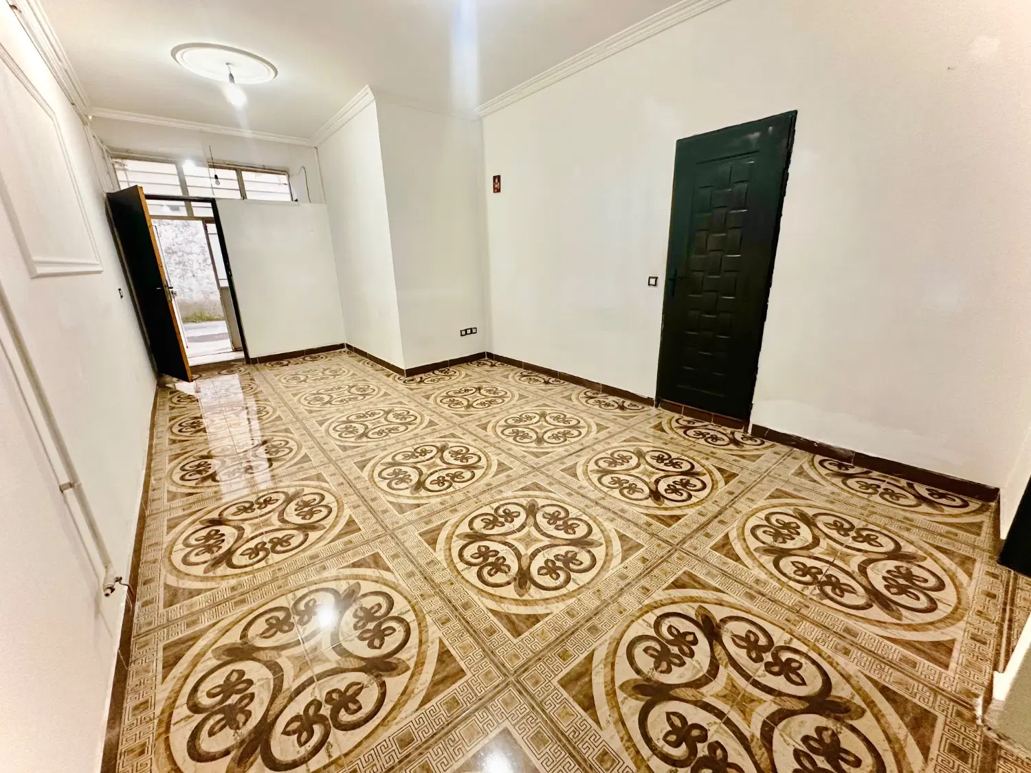 طبقه همکف کرسی بلند شیک حمیدیان
