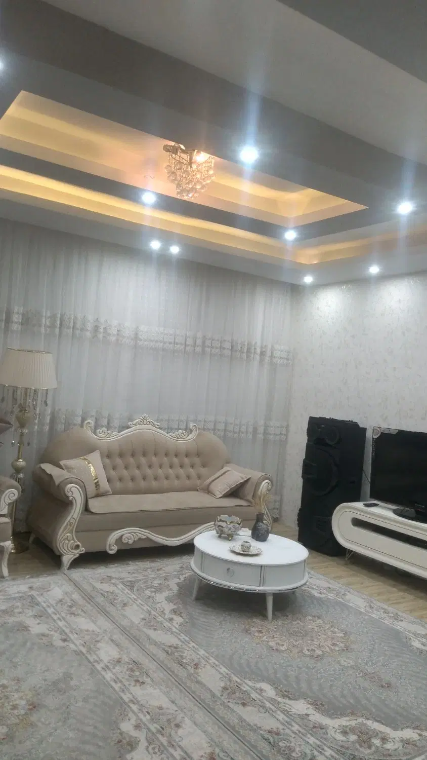 خانه با مغازه در صمد زاده
