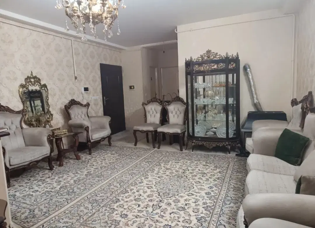 آپارتمان ساتراپ پونک78متر مفید طبقه سوم