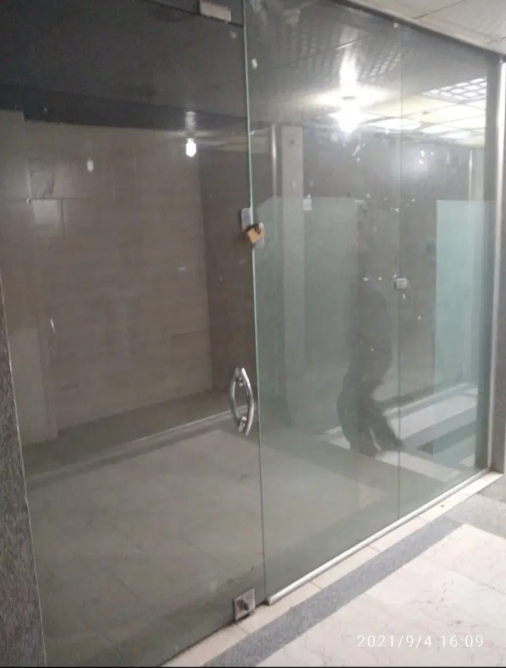رهن کامل یکباب مغازه در بلوار دنیا مالی مجتمع