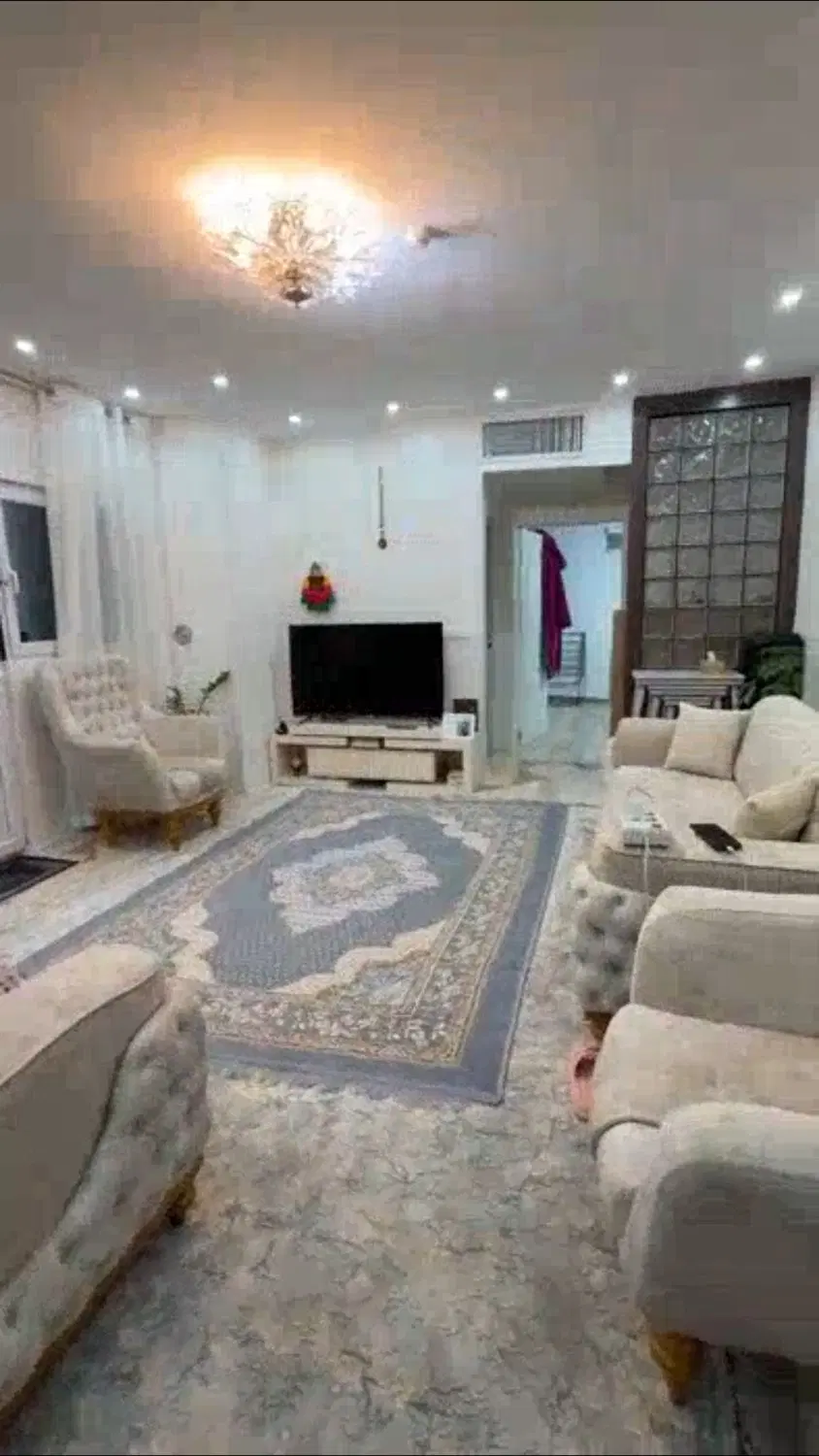 فروش آپارتمان دوخوابه در فاز یک صدرا