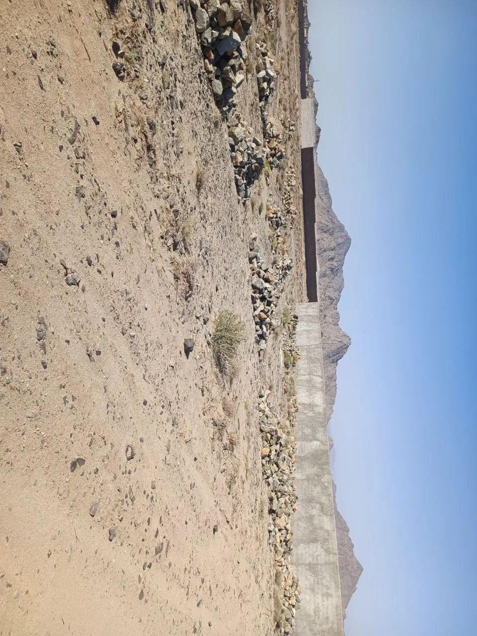 زمین فروشی