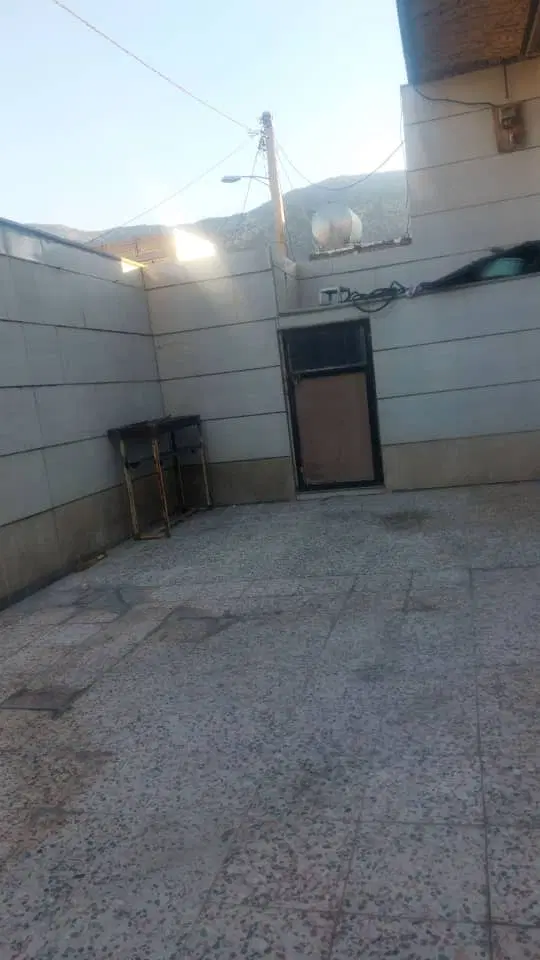 خانه ۱۴۰ متری در قلعه سنگی