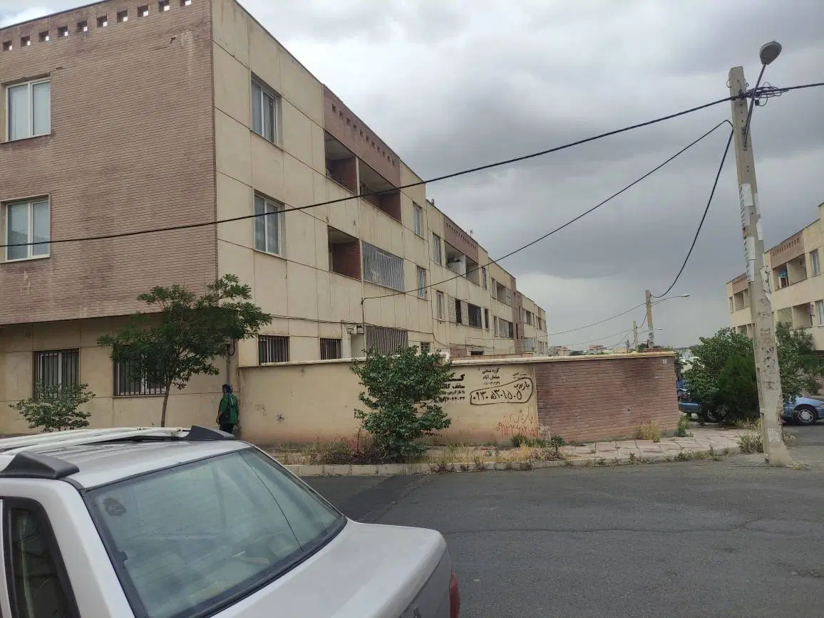 آپارتمان فاز 3 شهرک امید 76متر فروشی