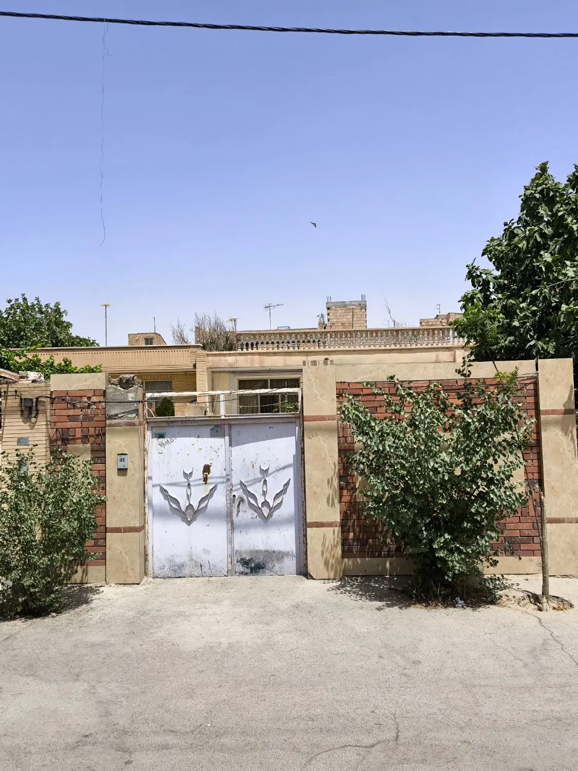 فروش ملک کلنگی قابل سکونت