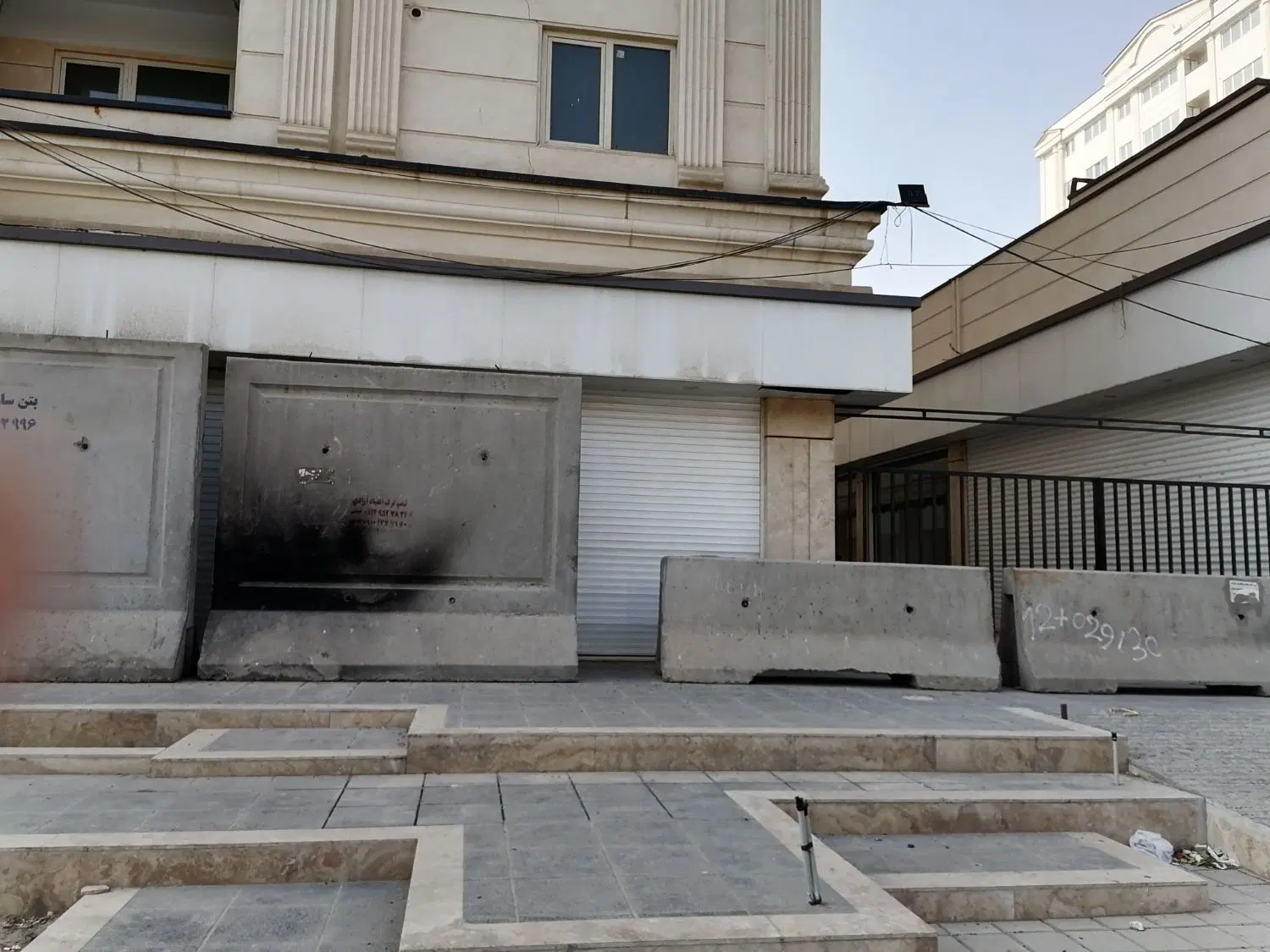 فرش مغازه 27 متری در عبدل آباد خیابان سبلان