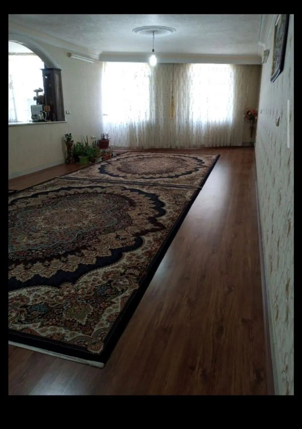 فروش ۱۲۴ متری ۲ خوابه موقعیت اداری میدان معلم