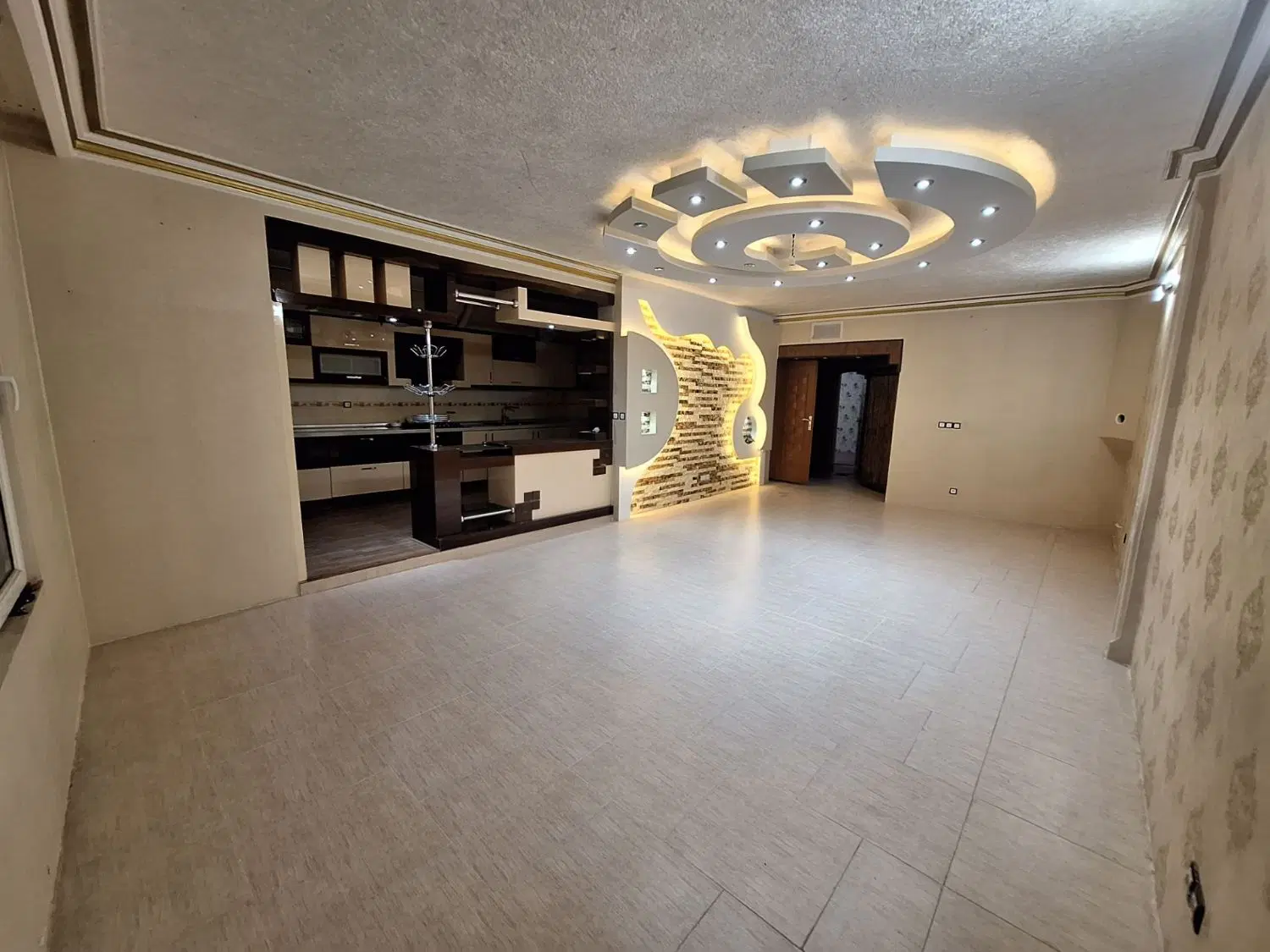 اپارتمان مطهری ۶ و سلیمانی ۵