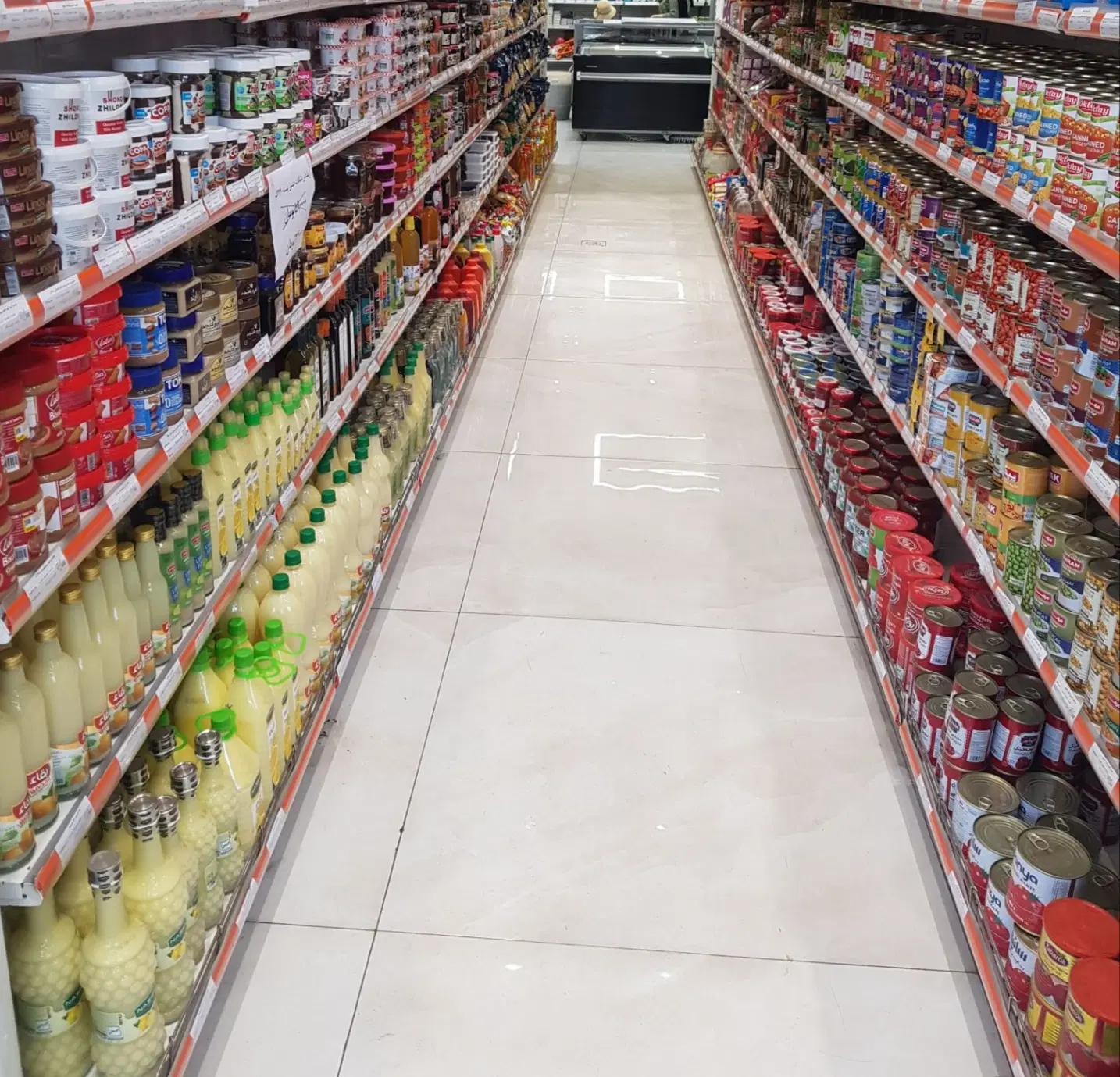 واگذاری هایپر مارکت در بهترین نقطه شهر