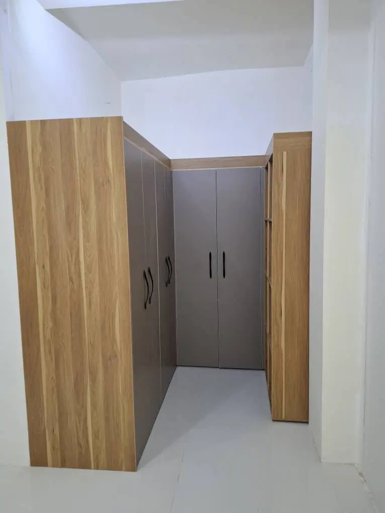 ۱۳۰ متری ۳ خواب کف پارکت تک واحدی