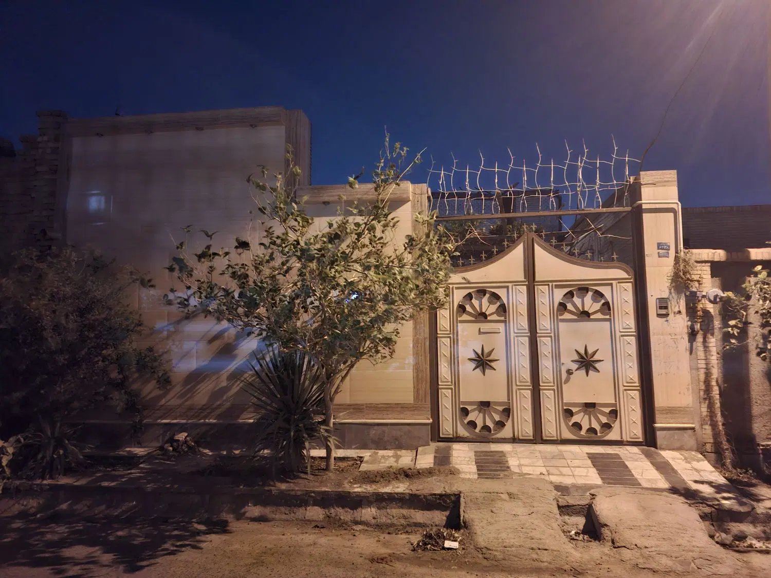 خانه ۱۹۶متری خیابان انتظام