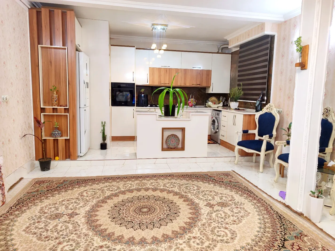 خانه  دوطبقه در مرکز شهر.خیابان سعدی