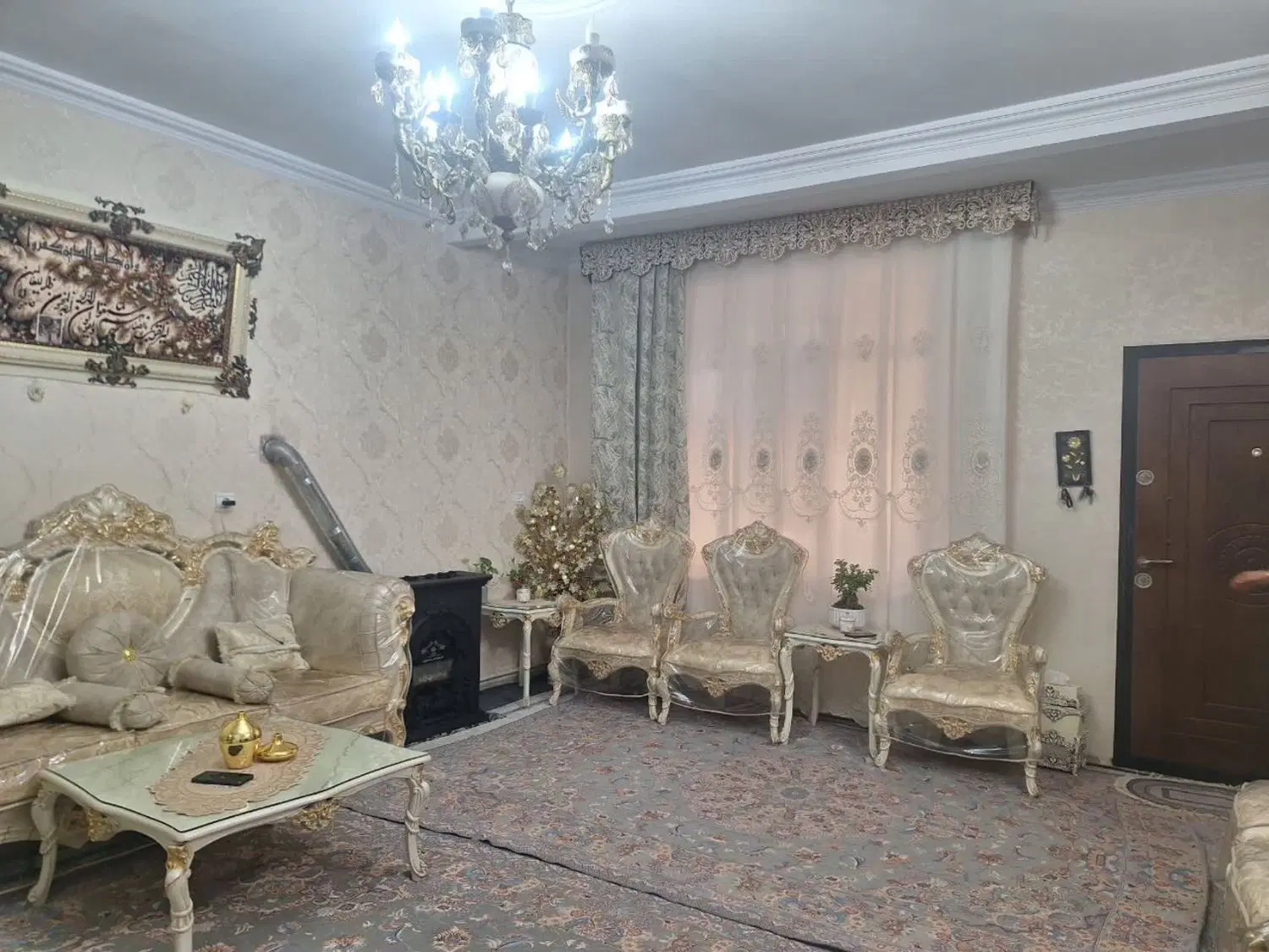 دربست خانه ویلای به متراژ ۸۰ متر پارکینگ دار