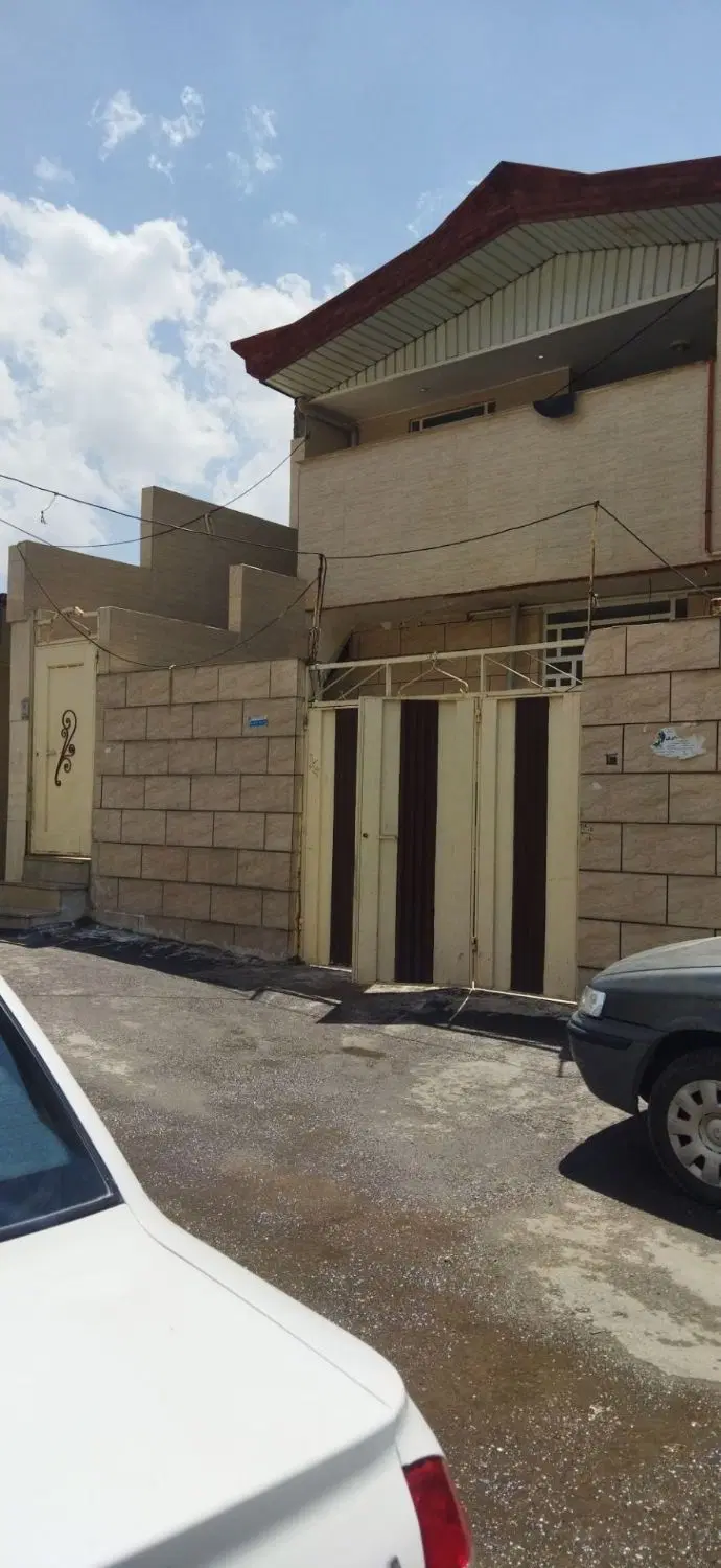 خانه دوطبقه در اسدابادی کورش