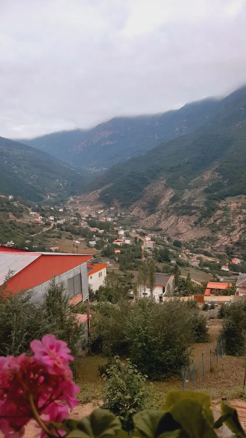 ویلایی دوبلکس بر اصلی جاده آبشار ویو ابدی رودخانه