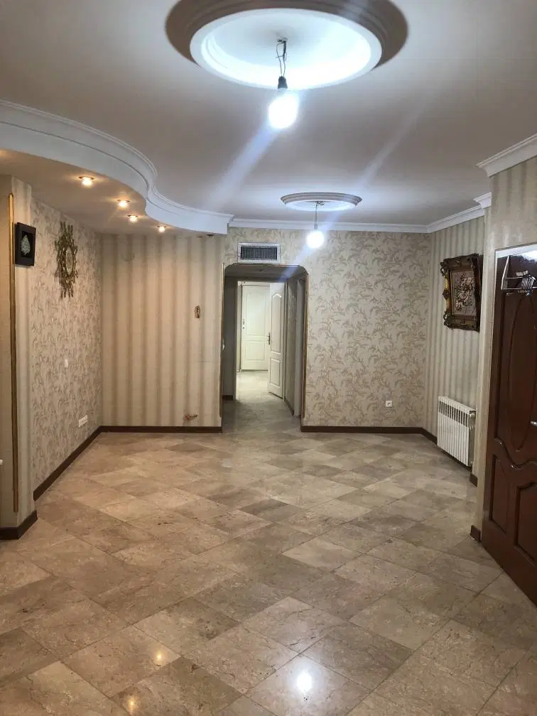 اپارتمان ۸۲ متری ۲ خوابه
