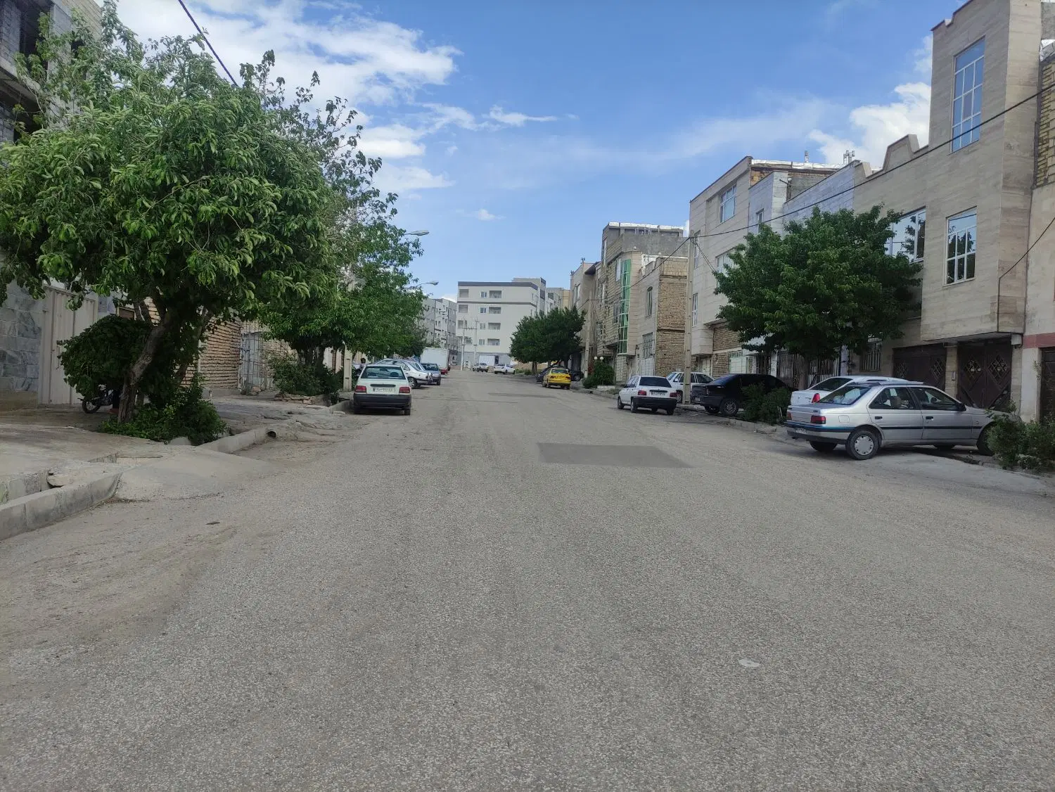 زمین خیابان بیست متری شهرارا
