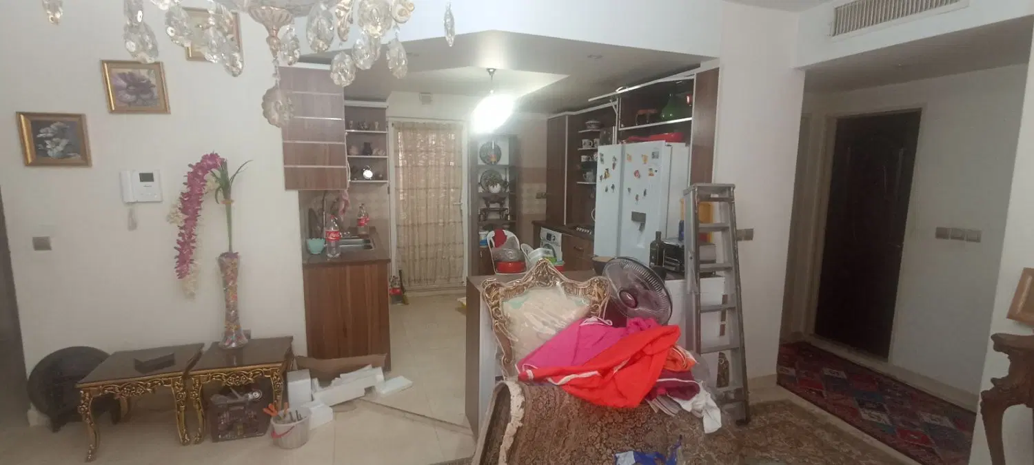 ناصرین ۸۲ متری