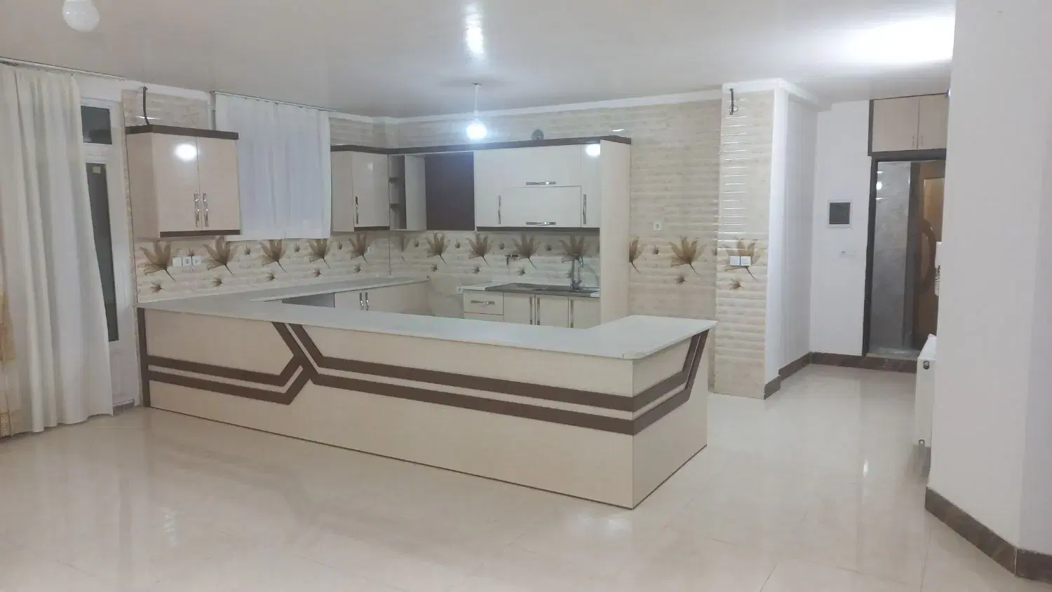 آپارتمان ۹۰متری اتوبان خرازی اول صمدیه