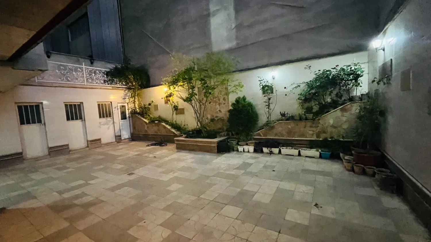 آپارتمان 202 متری بهار