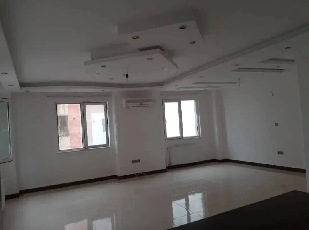 110 متر 2 خواب 15متری طالقانی ، تاپ لوکیشن معلم