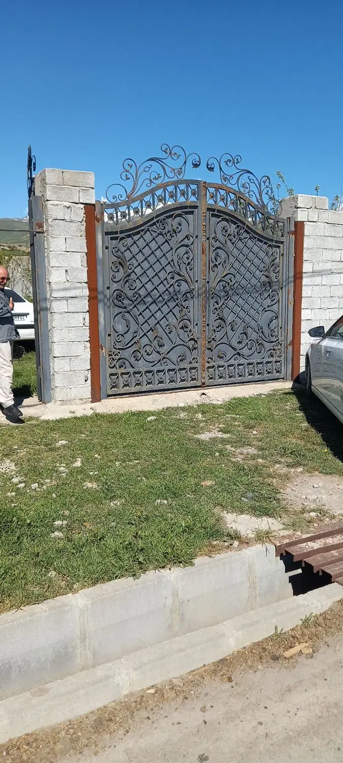 زمین بر جاده اصلی ارجستان سند تک برگ