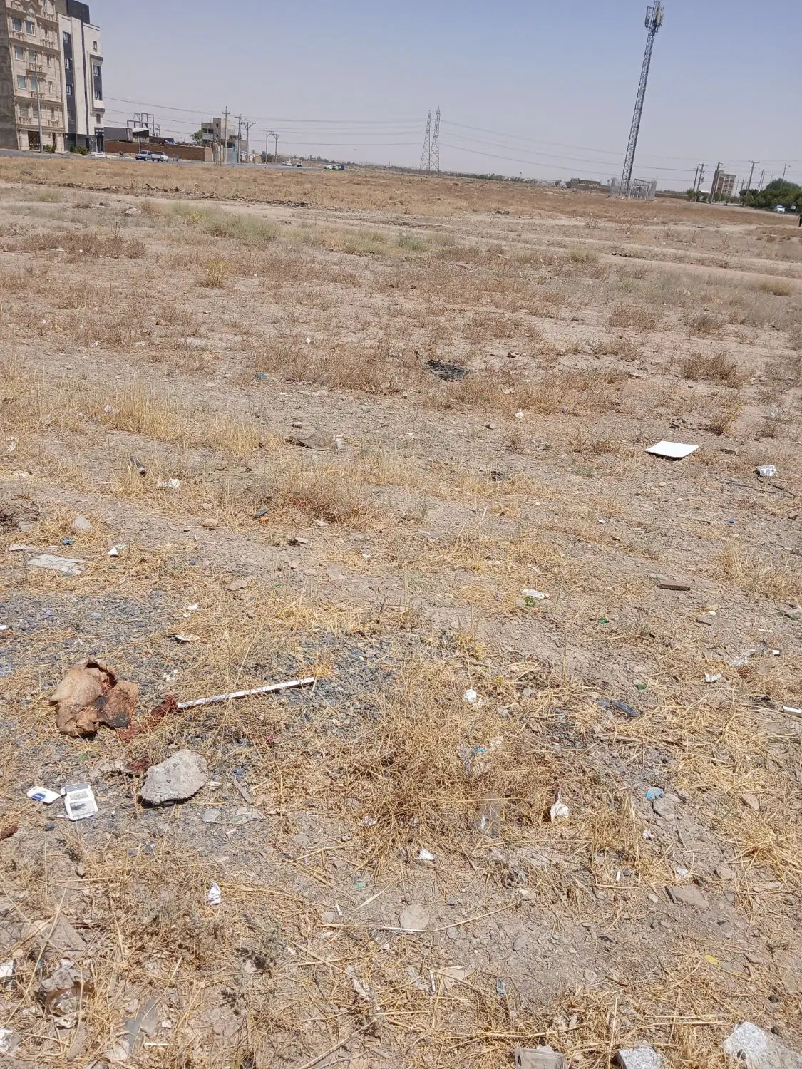 یک قطعه زمین در طرح هادی فروشی