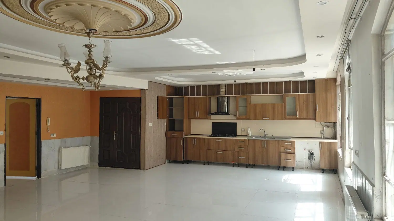 حیاط دربست