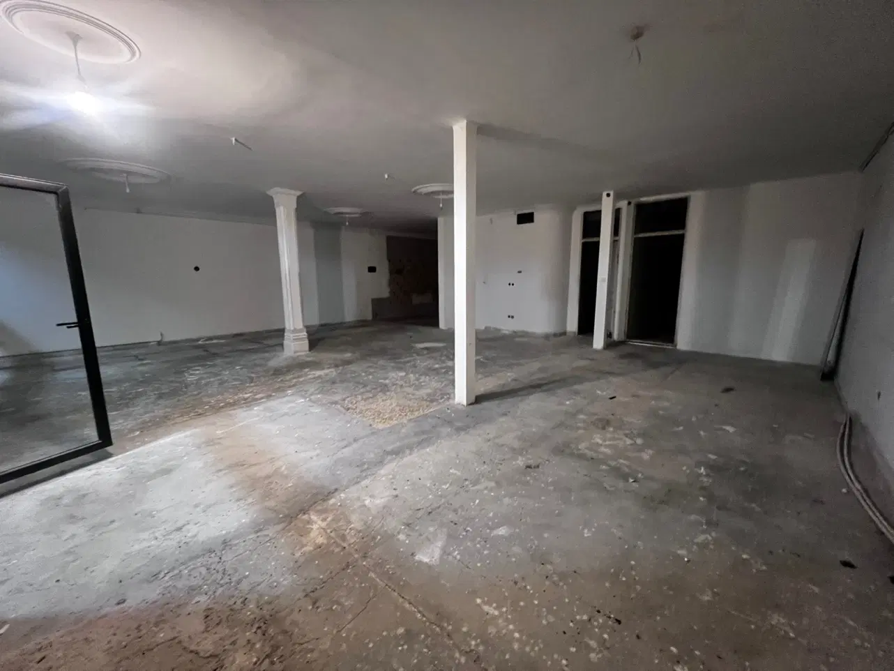 ویلایی دربست ۳۰۰ متری، دو طبقه مجزا، مناسب مشاغل