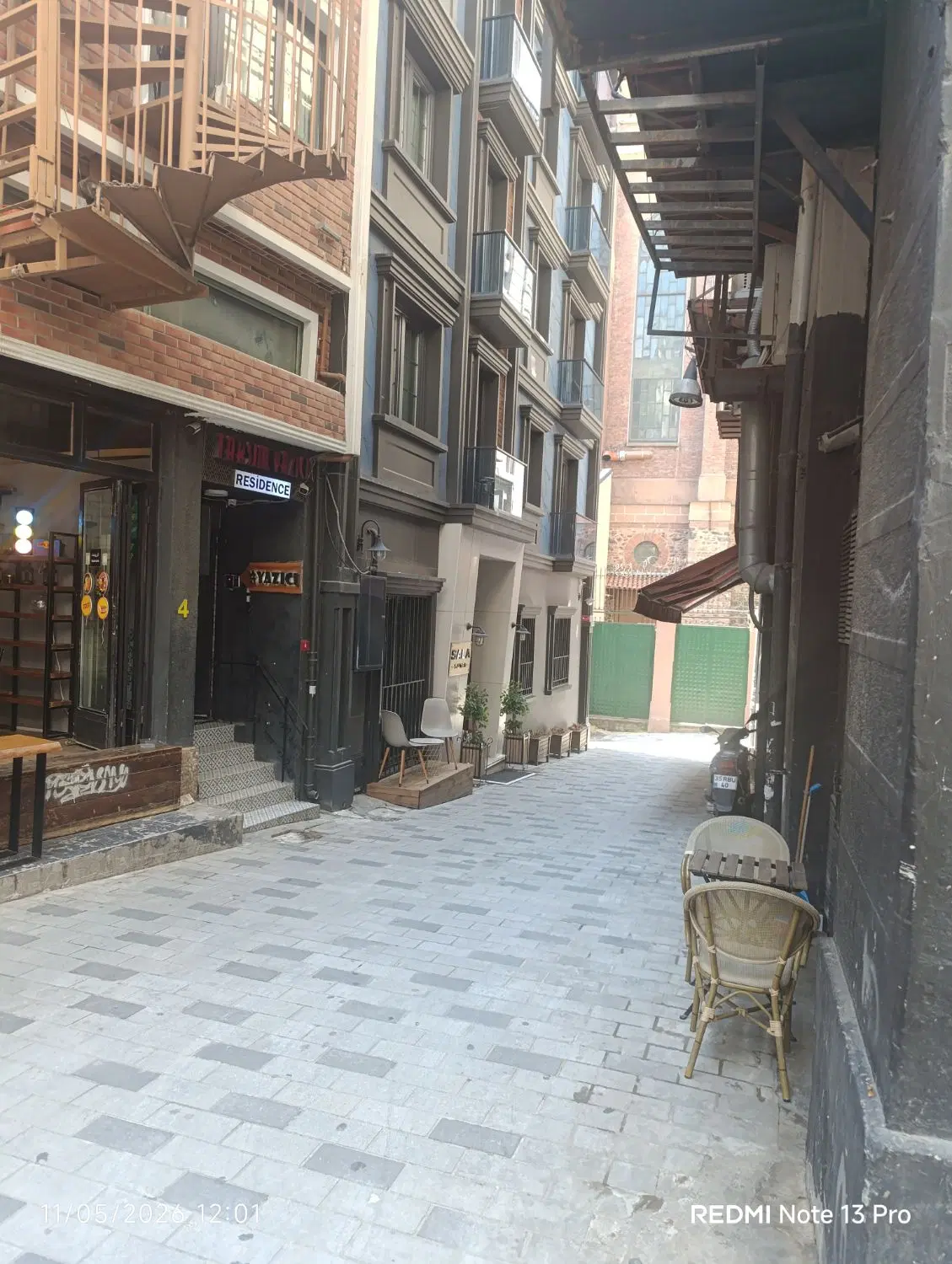 متراژ زمین 201متر