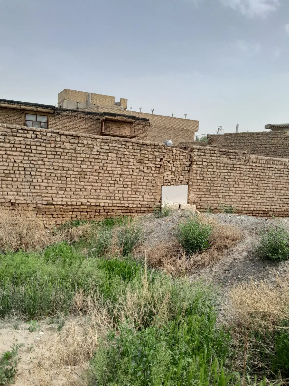 زمین فروشی